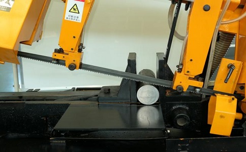 安福数控带锯床自动送料精度会出现偏差吗？